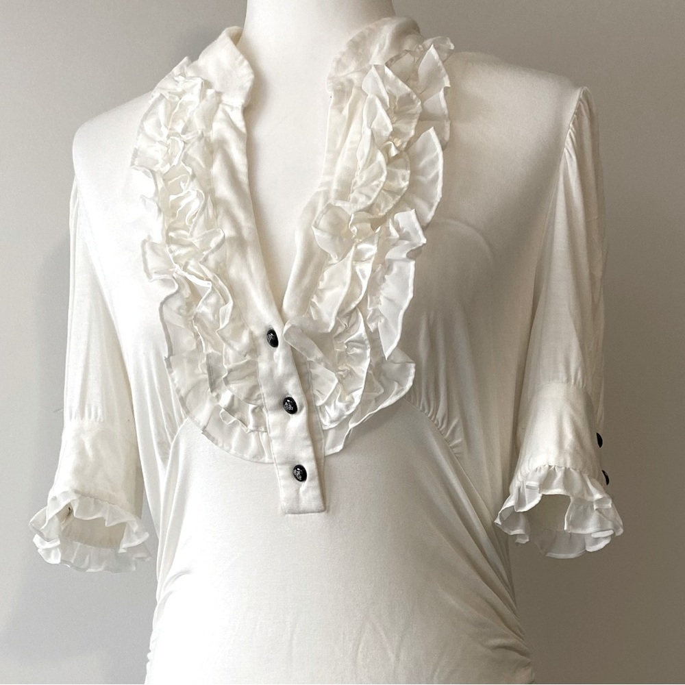 VINTAGE | Ruffle V-Neck Top - Picture 5 of 10